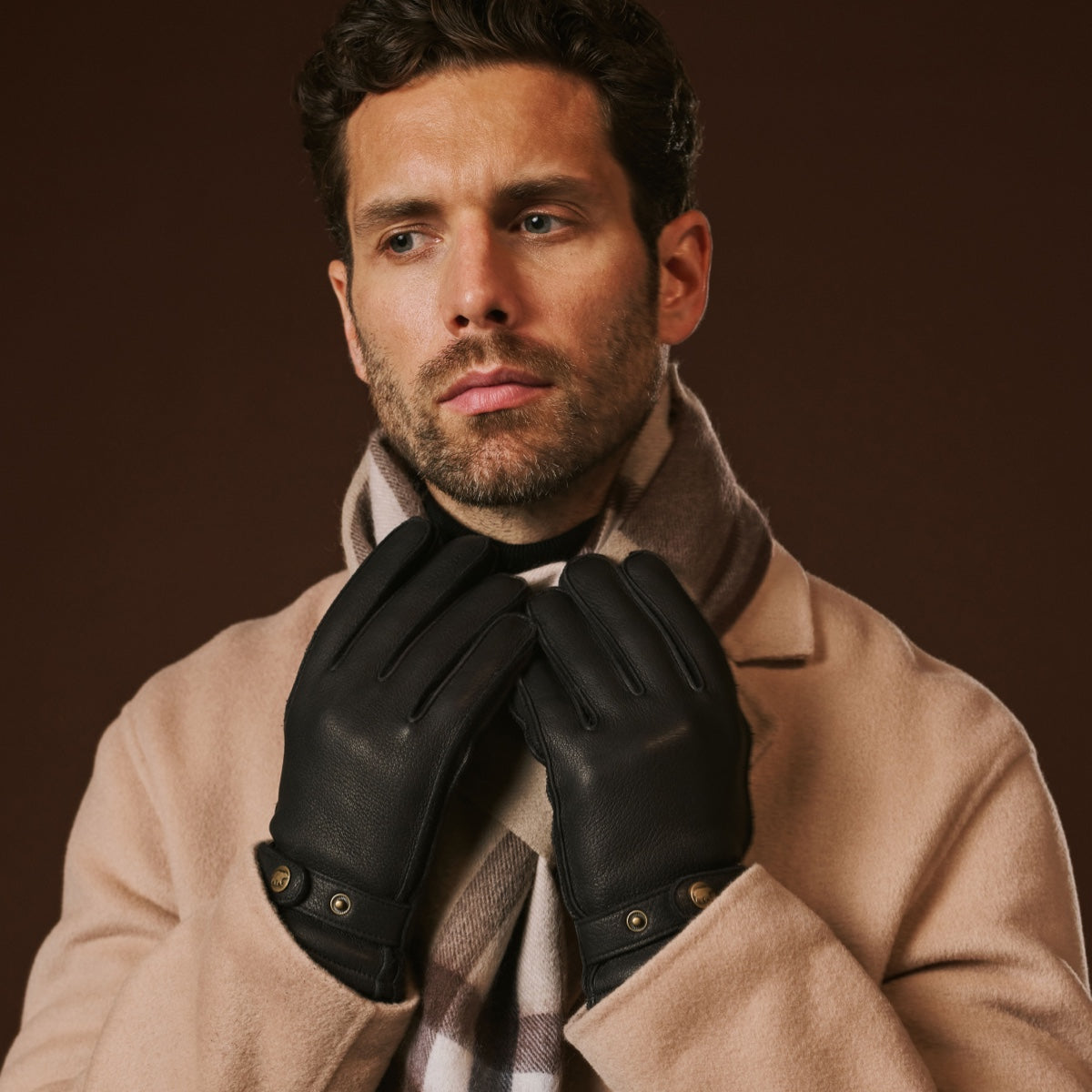 Emilio (black) – Luxurious deerskin gloves with cashmere lining and adjustable snap button