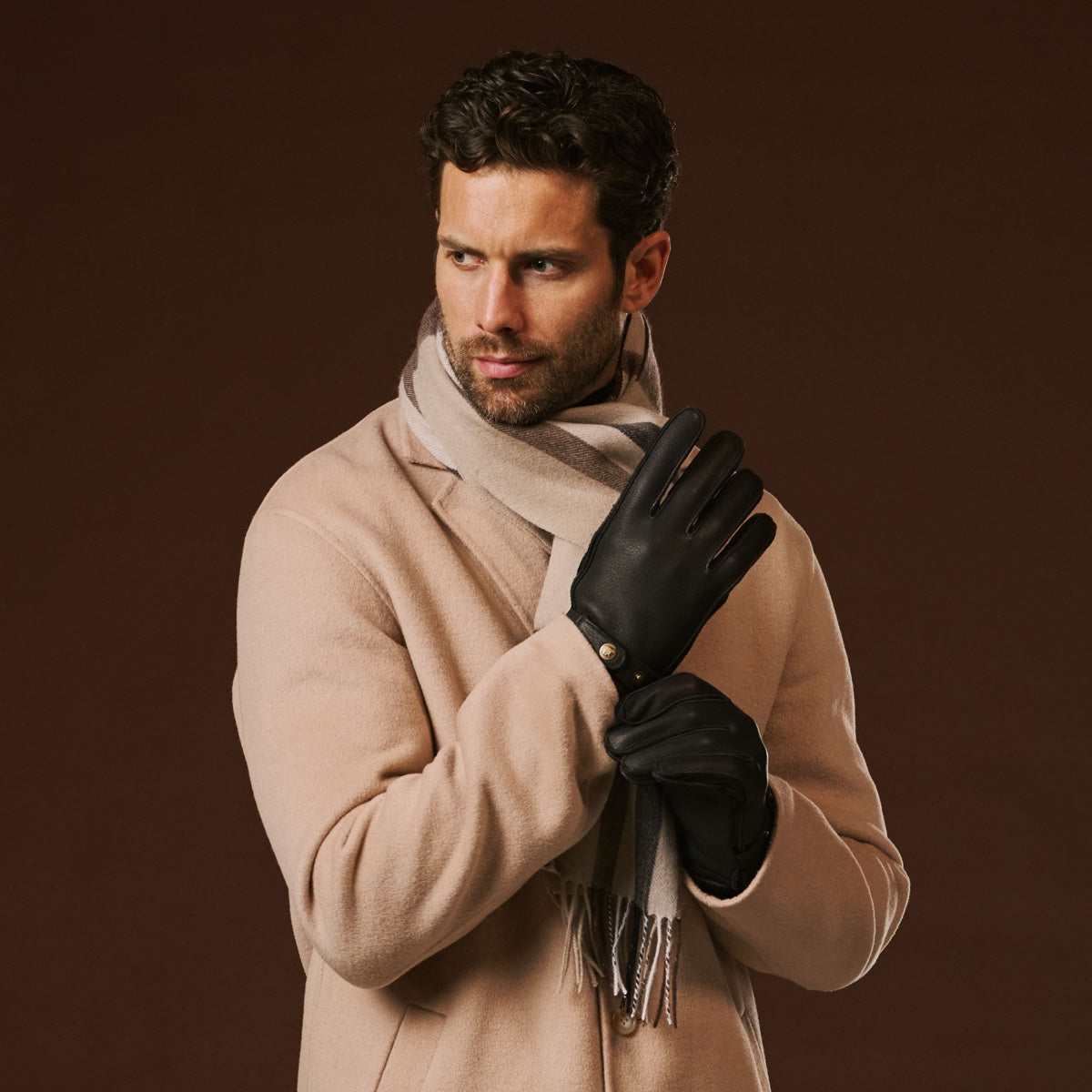 Emilio (black) – Luxurious deerskin gloves with cashmere lining and adjustable snap button