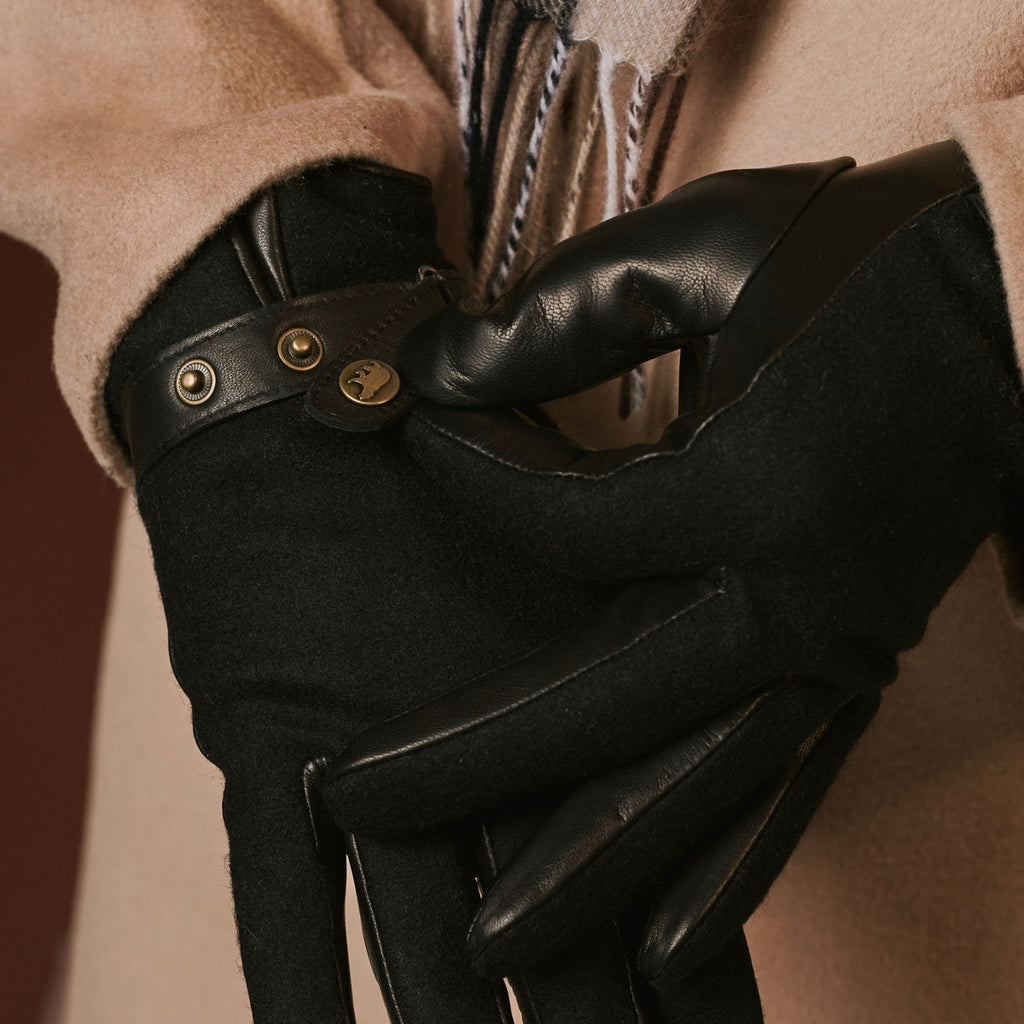 Fabrizio (black) – Tweed men's gloves with touchscreen capability and adjustable snap button