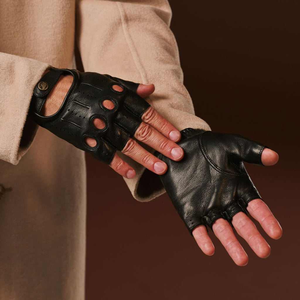 Giuseppe (black) - Italian lambskin fingerless leather driving gloves