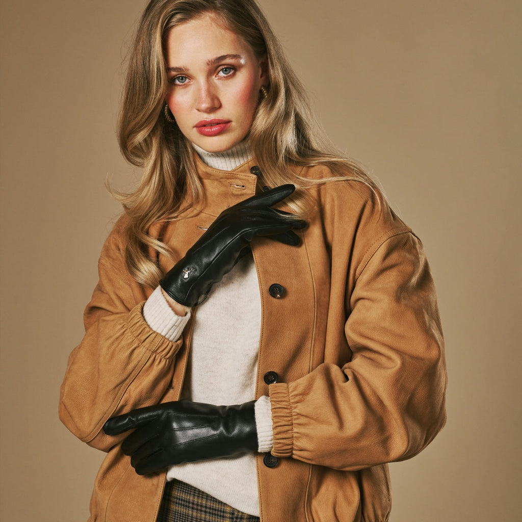 Julietta (black) - Lambskin leather gloves with plush rabbit fur lining and touchscreen feature
