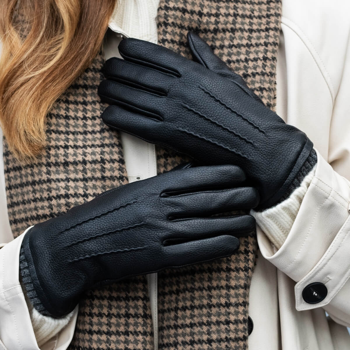 Raya (black) – Deerskin leather gloves with warm wool lining