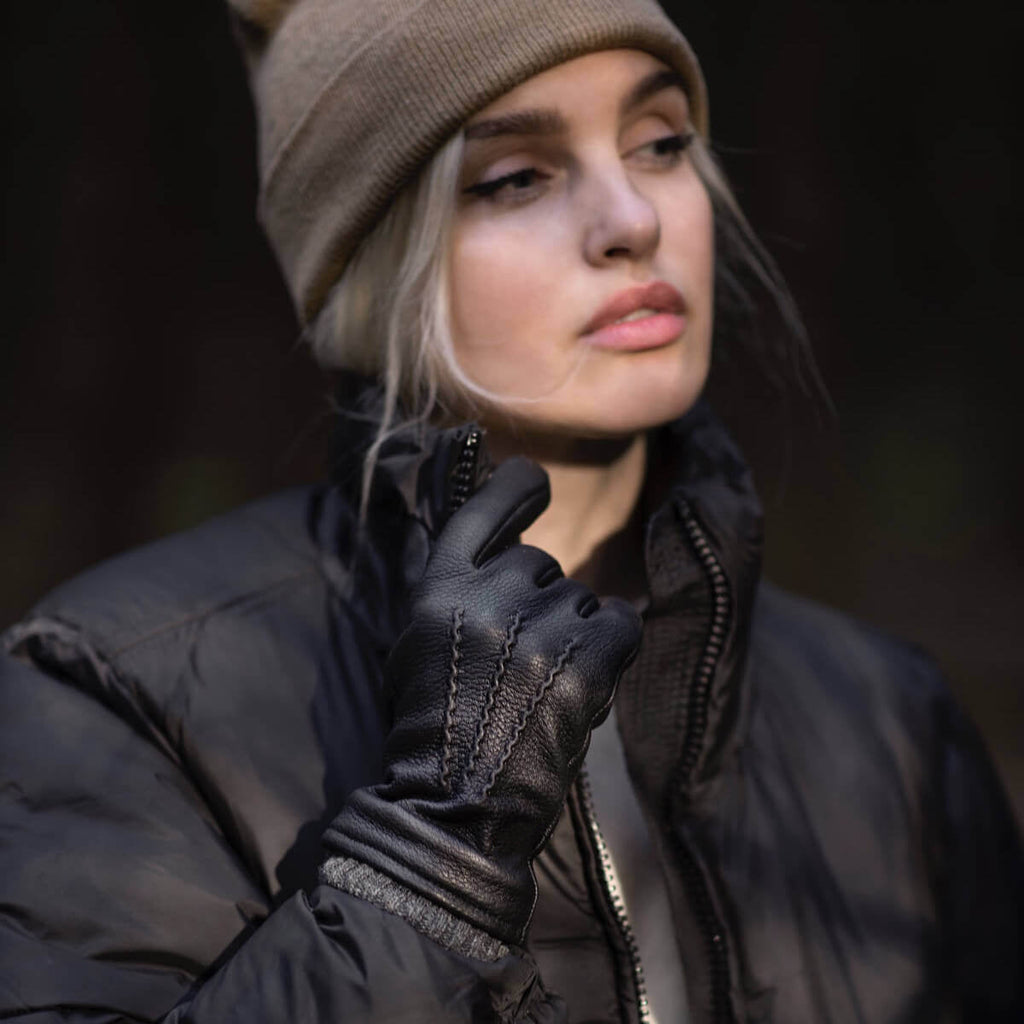 Raya (black) – Deerskin leather gloves with warm wool lining