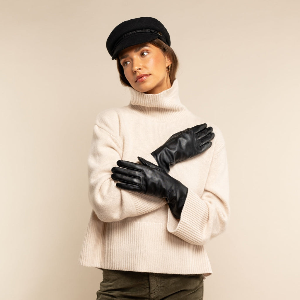 Skylar (black) – Extra-long sheepskin leather gloves with wool/cashmere lining & touchscreen capability
