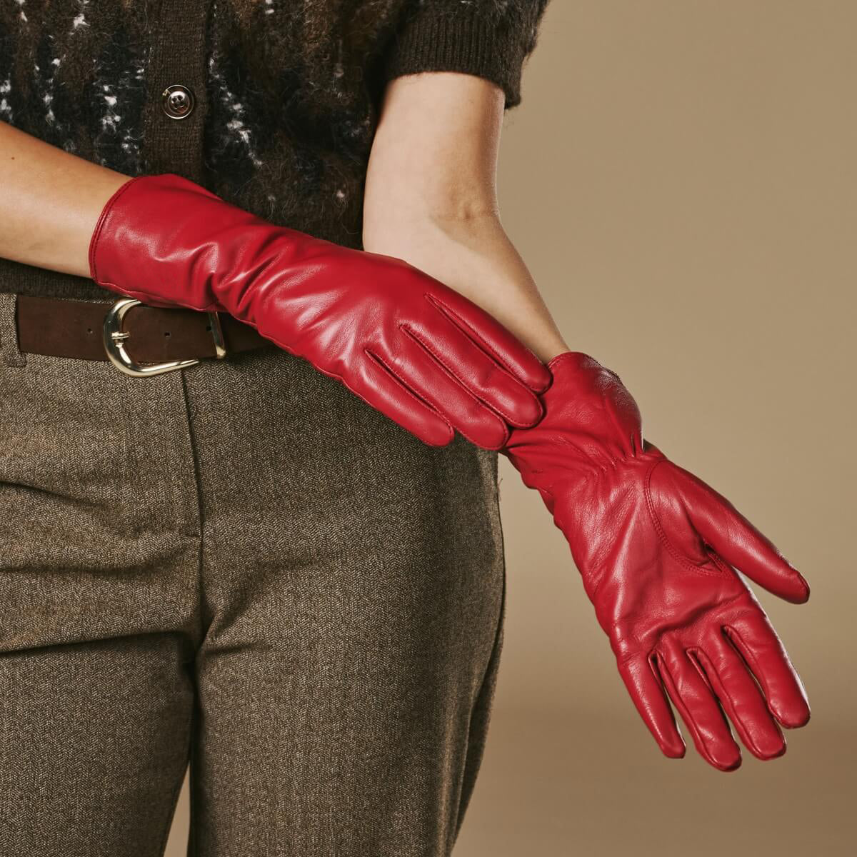 Skylar (red) – Extra-long sheepskin leather gloves with wool/cashmere lining & touchscreen capability